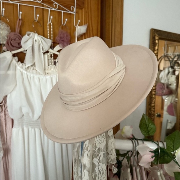 Western Felt Cream Women's Hat/Fedora - Picture 3 of 7
